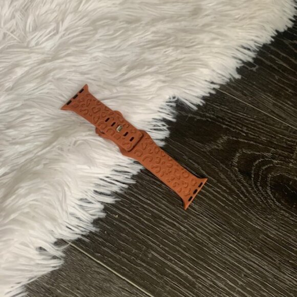 Ultra Soft Silicone Burnt Orange Leopard Engraved Apple Watch Band | 38/40/41mm - Picture 3 of 4